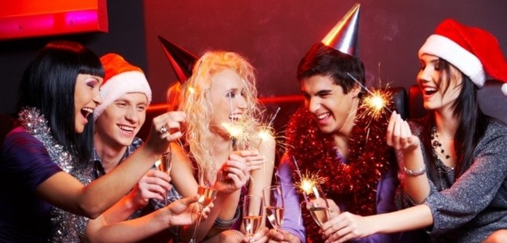 Wie lustig, das neue Jahr mit Freunden 2016 zu verbringen: ursprüngliche Ideen