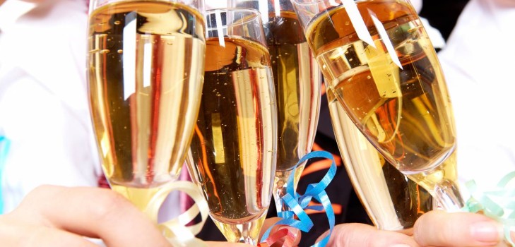 Die coolsten und lustigsten kurzen Toasts