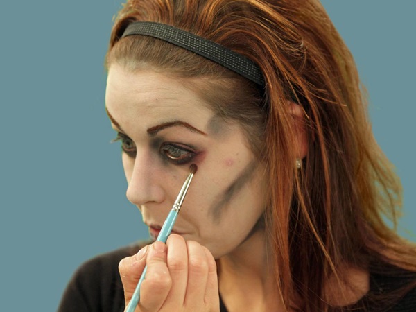 Scary Make-up für Halloween mit Ihren eigenen Händen für Mädchen und Mädchen
