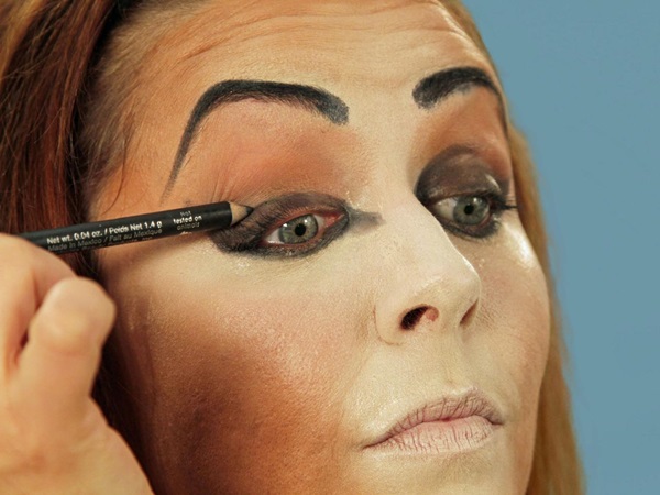 Scary Make-up für Halloween mit Ihren eigenen Händen für Mädchen und Mädchen