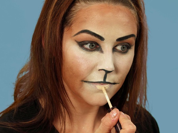Scary Make-up für Halloween mit Ihren eigenen Händen für Mädchen und Mädchen