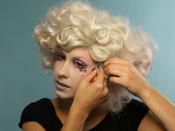 Scary Make-up für Halloween mit Ihren eigenen Händen für Mädchen und Mädchen