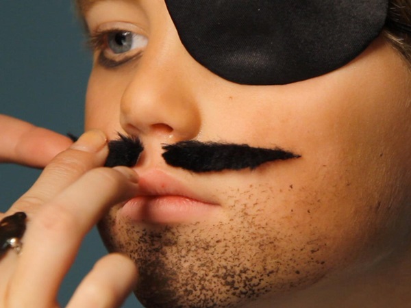 Scary Make-up für Halloween mit Ihren eigenen Händen für Mädchen und Mädchen