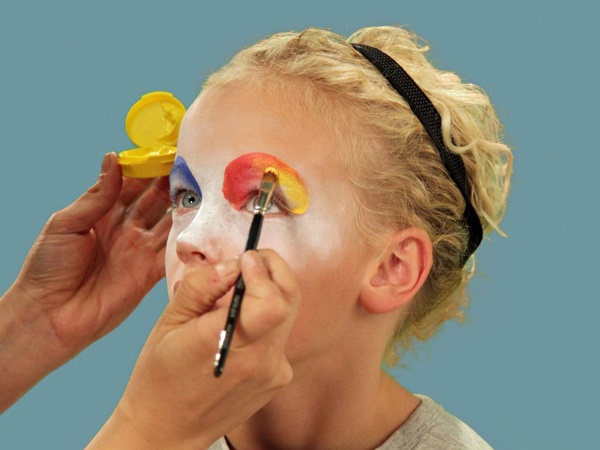 Scary Make-up für Halloween mit Ihren eigenen Händen für Mädchen und Mädchen