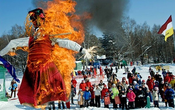 Maslenitsa-2016: die wichtigsten Traditionen und schöne Glückwünsche