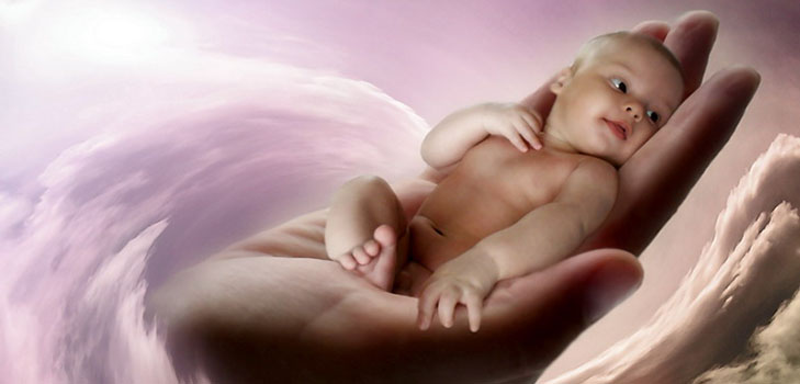 Mütterliche Amulette für ein Kind: Wie man ein Baby vor einem bösen Blick schützt