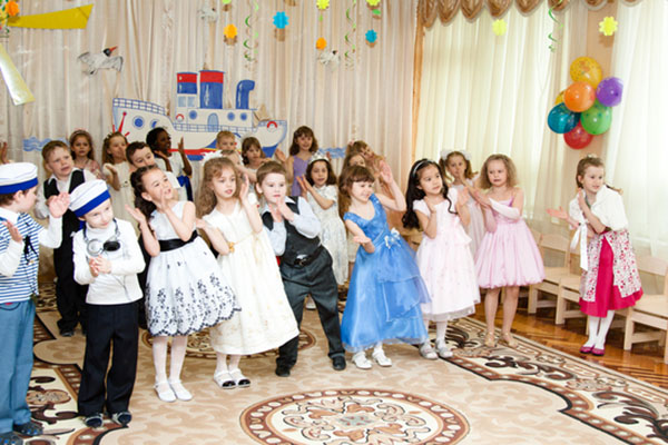 Ein ungewöhnliches Antwortwort von den Eltern am Abschluss im Kindergarten