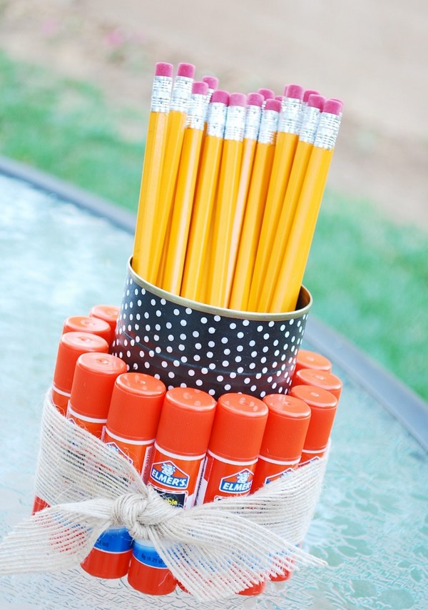 Ein originelles Geschenk für den Tag des Lehrers für den Klassenlehrer und Fachlehrer. Ideen von Geschenken mit eigenen Händen