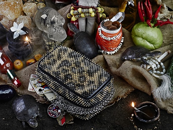 Kissen für Aschenputtel: Handtaschen Piloutin von Christian Louboutin