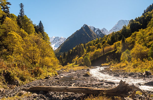 Das Wetter in Sochi im Oktober 2017: die Temperatur von Wasser und Luft, die genaueste Vorhersage des Hydrometeorologischen Zentrums am Anfang und Ende des Monats