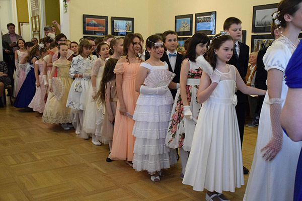 Grüße am Abschlussball in Klasse 4