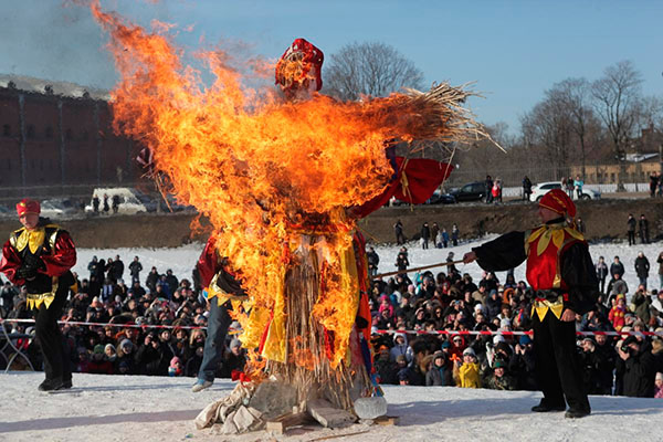 Herzlichen Glückwunsch zum Maslenitsa 2017