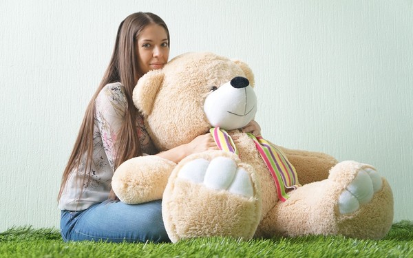 Präsentieren Sie ein Geschenk auf originelle und ungewöhnliche Weise oder wie Sie den Schuldigen der Feier überraschen können!