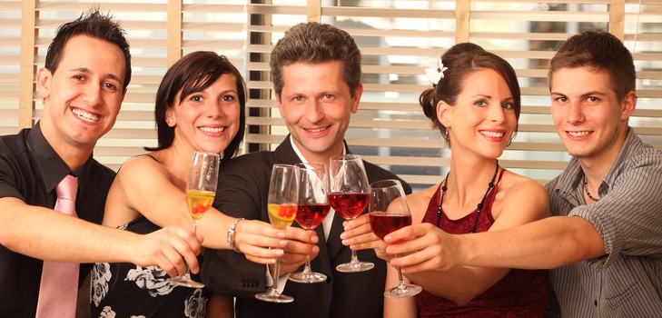 Die lustigsten und lustigsten Toasts in Vers und Prosa