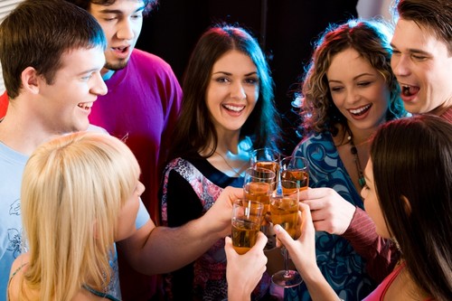 Die lustigsten und lustigsten Toasts in Vers und Prosa