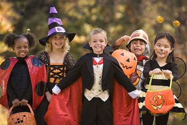 Szenario für Halloween für Kinder, Jugendliche, Gymnasiasten, Studenten Szenario für Halloween für Kinder, Jugendliche, Gymnasiasten, Studenten