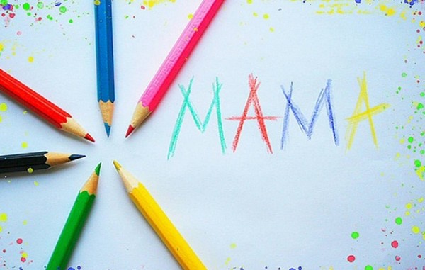Szenen zum Muttertag sind lustig und kurz für einen Kindergarten, Grundschüler und Gymnasiasten