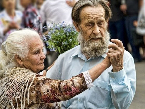 Wie viele Jahre leben verschiedene Zeichen des Tierkreises: Wer ist der langlebige, und wer wird jung sterben