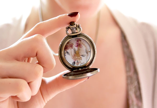TOP-3 schlechteste Geschenke: warum nicht eine Uhr, Bilder und Kosmetik geben