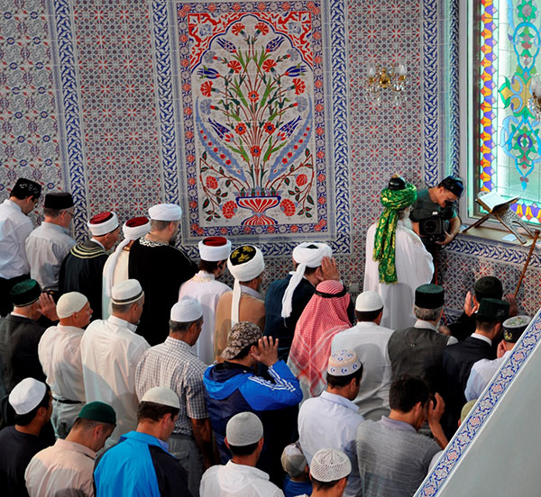 Herzlichen Glückwunsch für Muslime an Uraza Bayram-2017