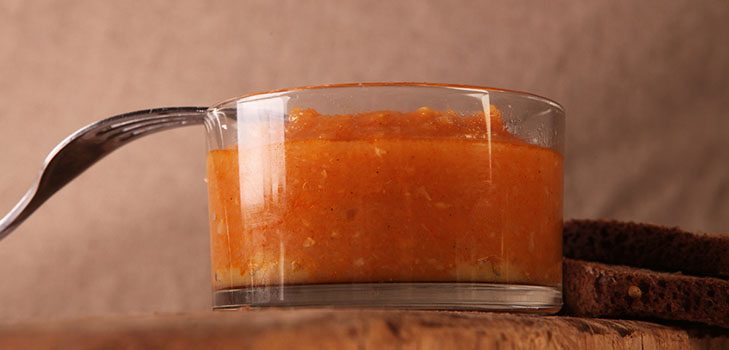 Adjika von Zucchini für den Winter: Schritt-für-Schritt-Rezepte der Rohling mit einem Foto