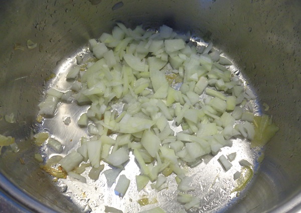 Adjika von Zucchini für den Winter: Schritt-für-Schritt-Rezepte der Rohling mit einem Foto