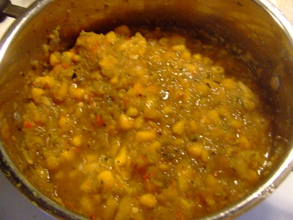 Adjika von Zucchini für den Winter: Schritt-für-Schritt-Rezepte der Rohling mit einem Foto