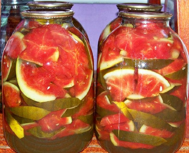 Wassermelonen mariniert für den Winter mit Honig Wassermelonen mariniert für den Winter mit Honig