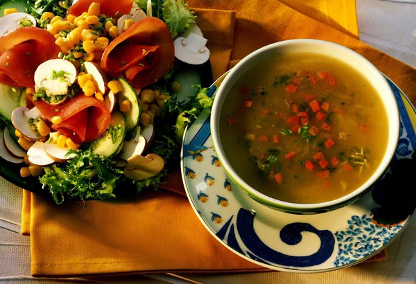 Rezepte mit einem Foto von einem bescheidenen, aber leckeren Menü, oder Was Sie in der Post vor Ostern essen können