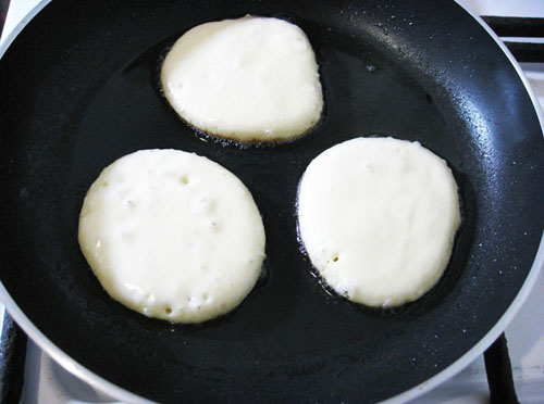 Wunderbare Pfannkuchen mit Joghurt