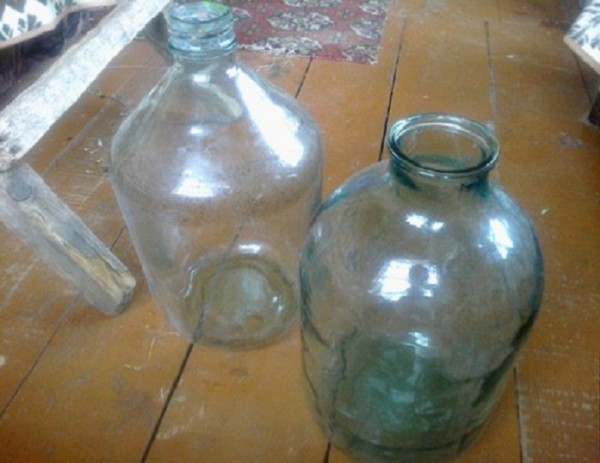 Hausgemachter Kirschwein, ein einfaches Rezept mit Wodka, ohne Hefe. Wie man Kirschwein zu Hause mit einem Handschuh macht