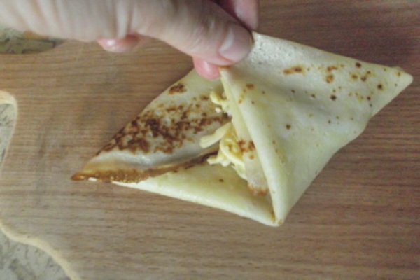 Kochgeheimnisse: Rezepte für die leckersten gefüllten Pfannkuchen mit Fotos und Videos