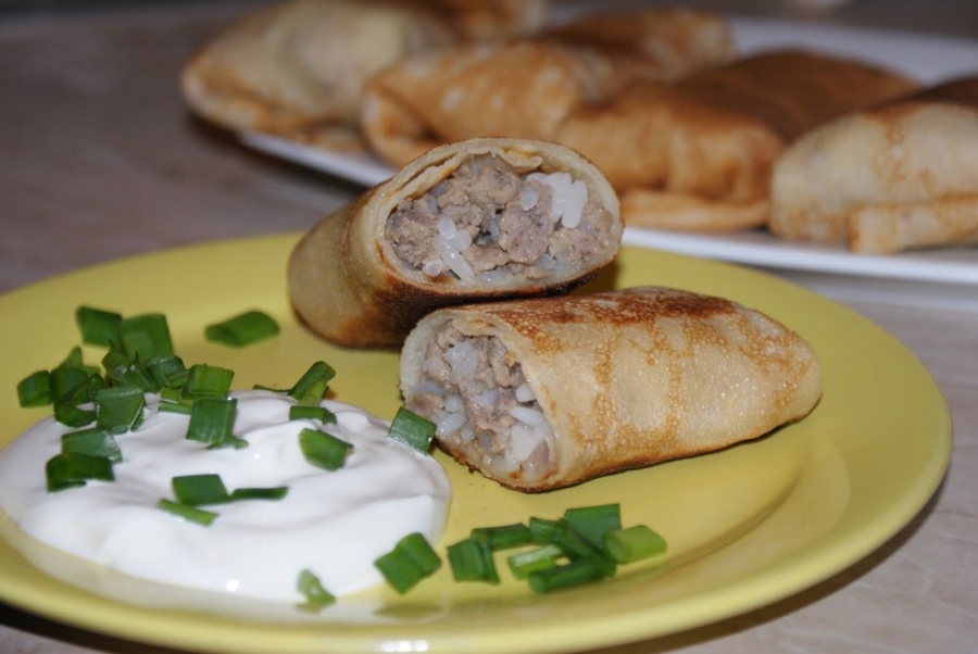 Kochgeheimnisse: Rezepte für die leckersten gefüllten Pfannkuchen mit Fotos und Videos