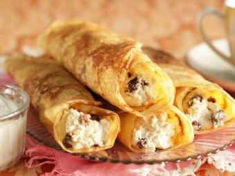 Kochgeheimnisse: Rezepte für die leckersten gefüllten Pfannkuchen mit Fotos und Videos