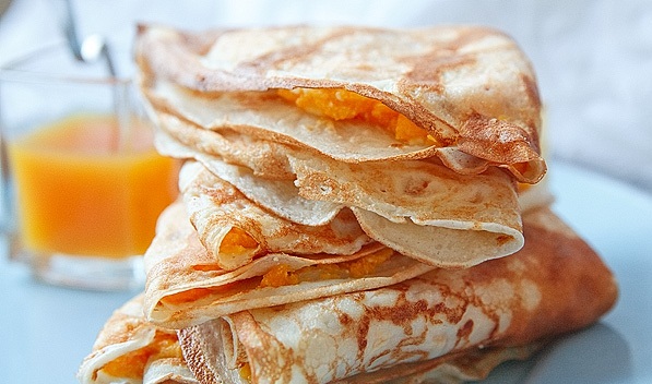 Kochgeheimnisse: Rezepte für die leckersten gefüllten Pfannkuchen mit Fotos und Videos