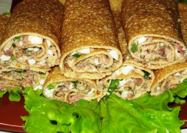 Kochgeheimnisse: Rezepte für die leckersten gefüllten Pfannkuchen mit Fotos und Videos