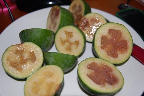 Feijoa mit Honig, ein Rezept mit einem Foto