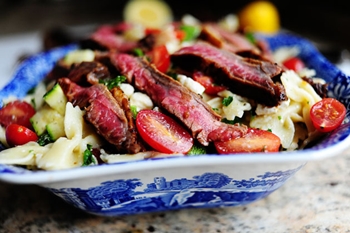 Foto des Rezepts des interessanten Salats mit Zucchini zum Geburtstag