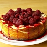Foto eines Rezepts eines leckeren hochroten Kuchens
