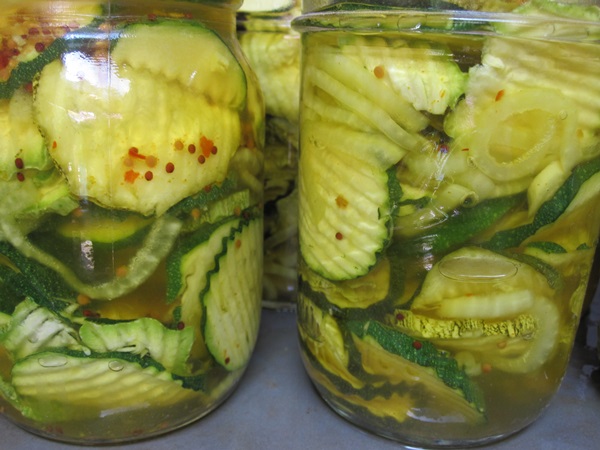 Würzige Zucchini auf Koreanisch - das leckerste Rezept für den Winter