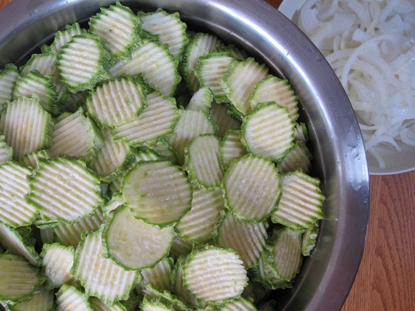 Würzige Zucchini auf Koreanisch - das leckerste Rezept für den Winter