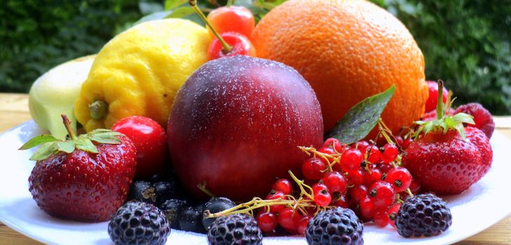 Schönes Servieren und Servieren von Früchten