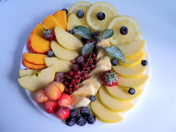 Schönes Servieren und Servieren von Früchten