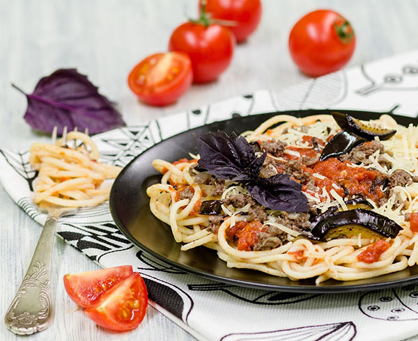 Wie man eine erstaunliche Pasta mit Thunfisch mit einem italienischen Rezept macht