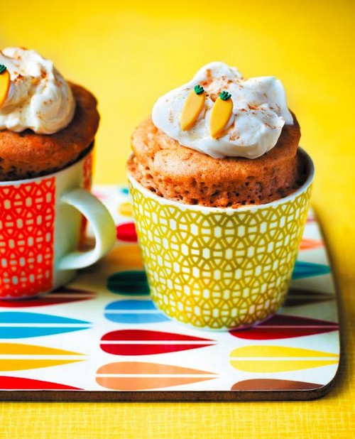 Wie man Cupcakes in Tassen macht