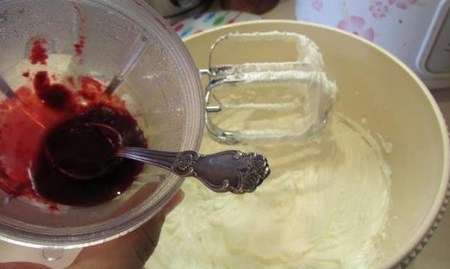 Wie man eine Creme für Cappecakes macht: Rezept für Butter, Schokolade und Proteincreme