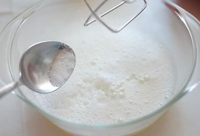 Wie man Baiser zubereitet, ein leckeres Rezept mit einem Foto