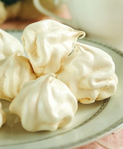 Wie man Baiser zubereitet, ein leckeres Rezept mit einem Foto
