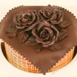 Wie man einen hausgemachten Kuchen dekoriert Wie man einen hausgemachten Kuchen dekoriert