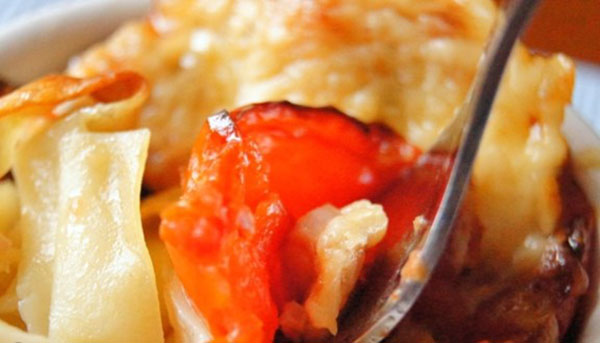 Rezept für schmackhafte Nester aus MACFFA mit Hackfleisch und Tomate